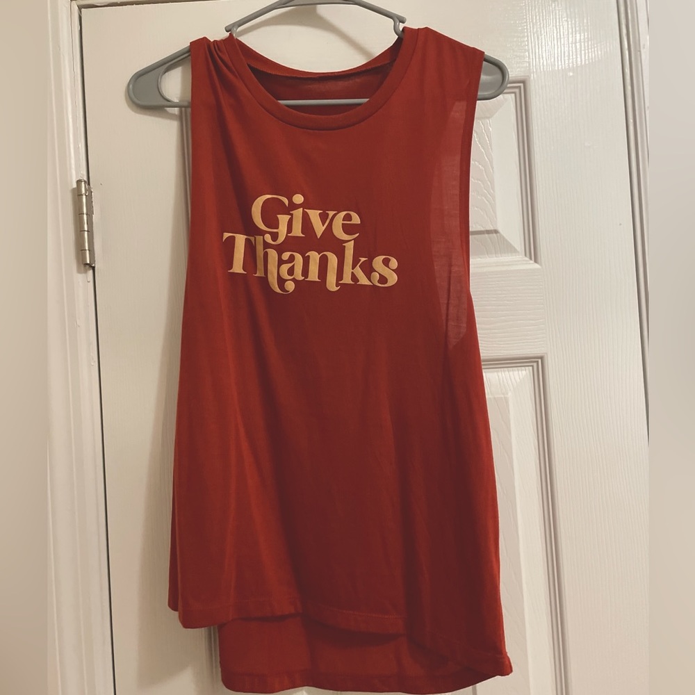 Give thanks graphic tee size L